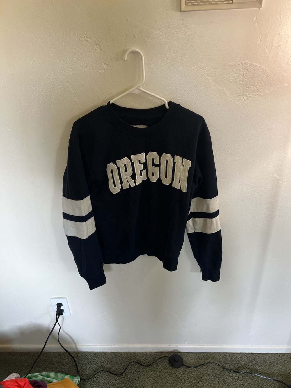 New York Popular Navy Blue Oregon Applique Striped Sleeve Crewneck Sweatshirt
